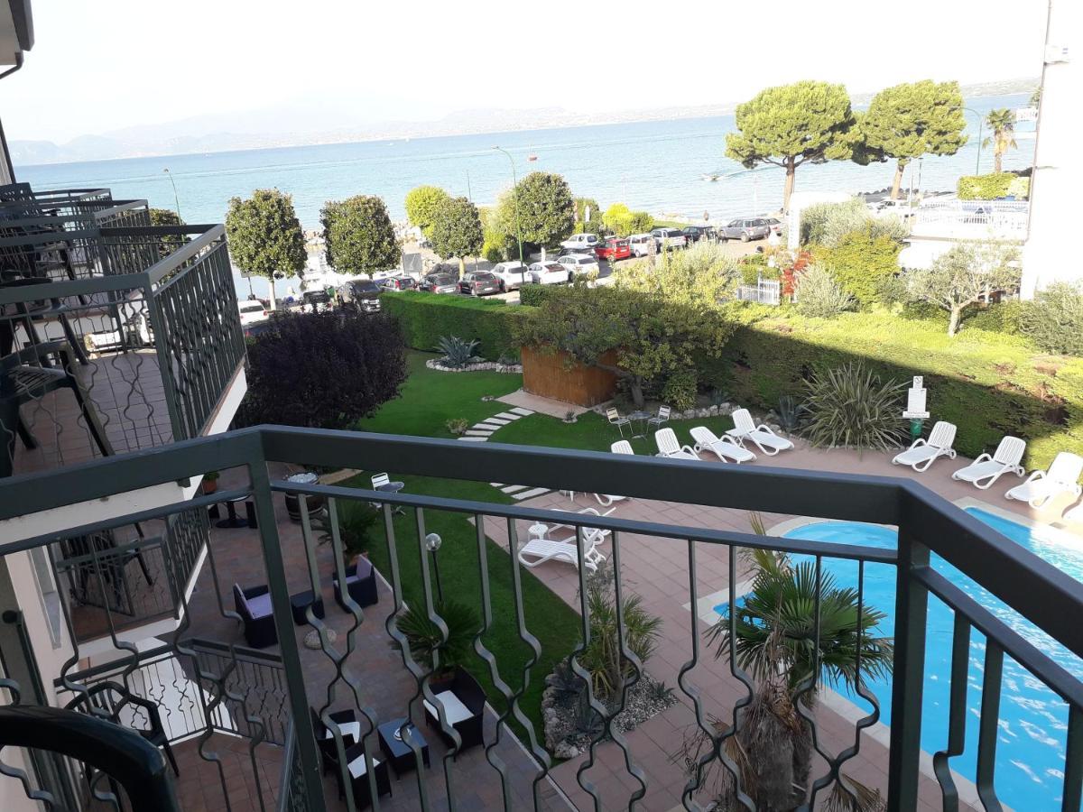 Hotel Fornaci ペスキエーラ・デル・ガルダ エクステリア 写真