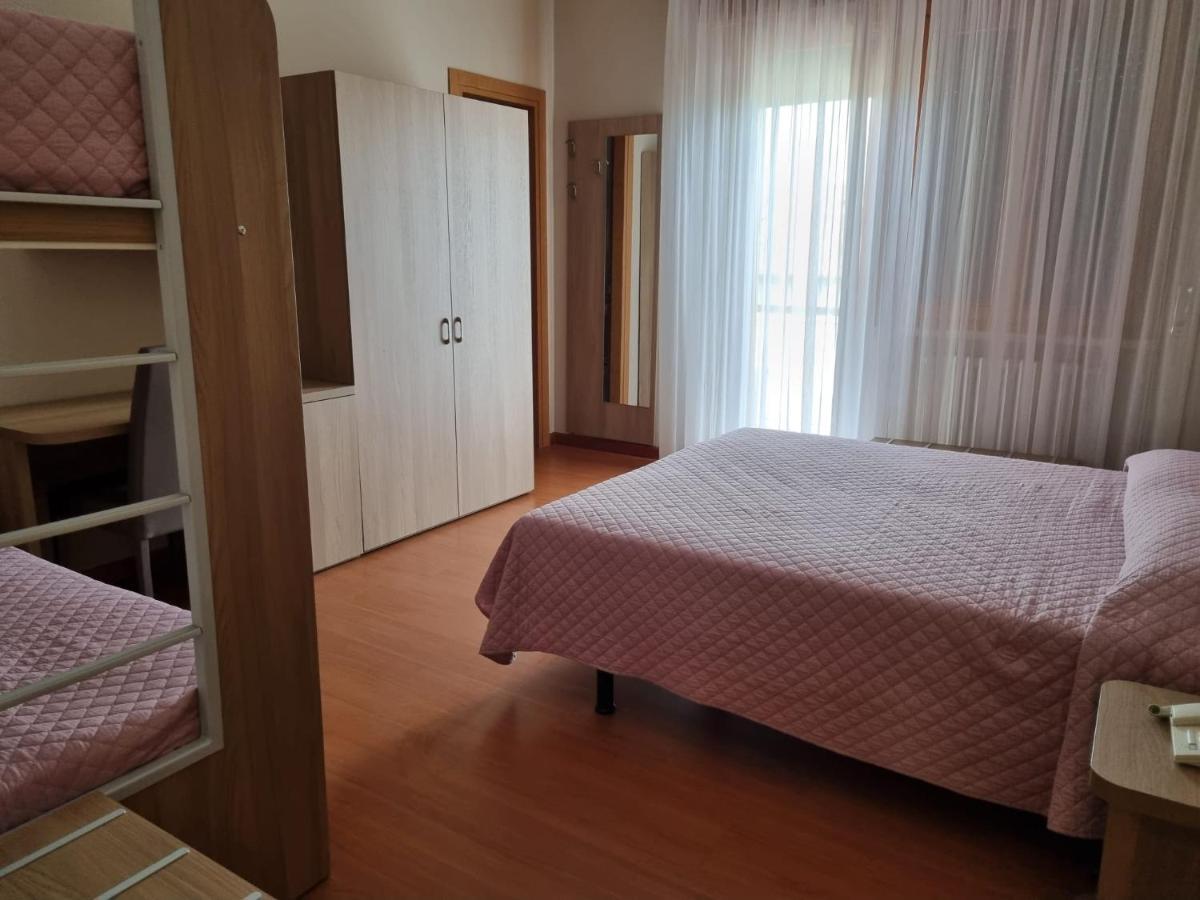 Hotel Fornaci ペスキエーラ・デル・ガルダ エクステリア 写真