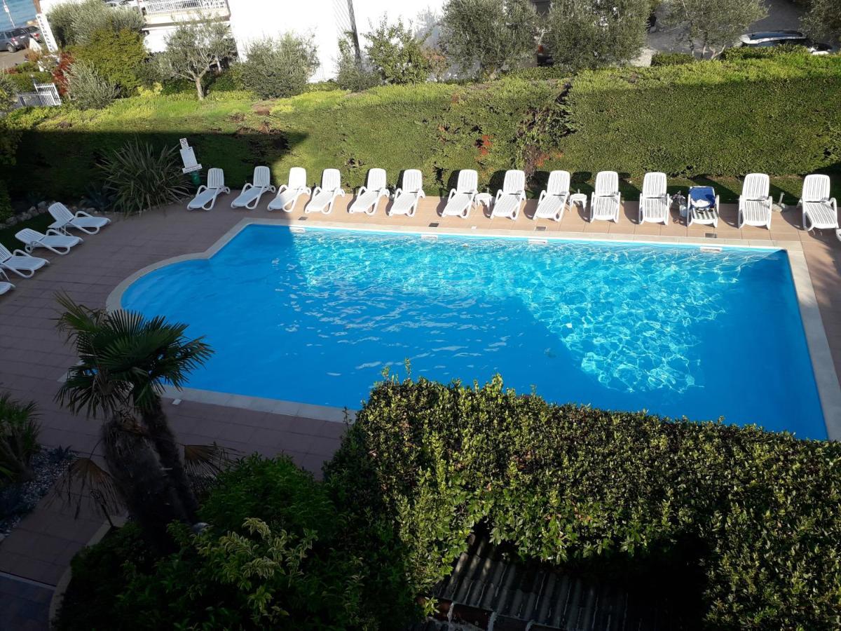 Hotel Fornaci ペスキエーラ・デル・ガルダ エクステリア 写真