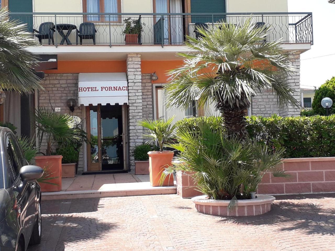 Hotel Fornaci ペスキエーラ・デル・ガルダ エクステリア 写真