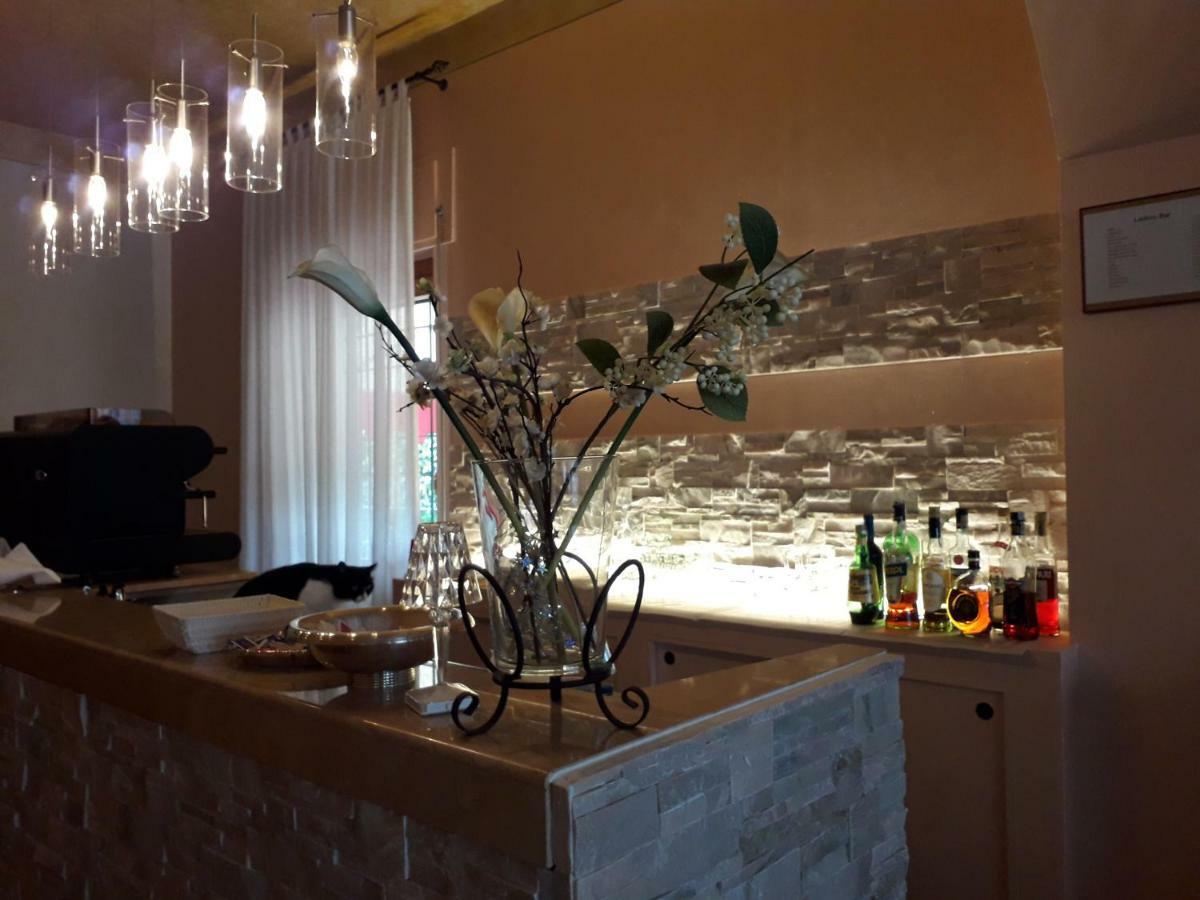 Hotel Fornaci ペスキエーラ・デル・ガルダ エクステリア 写真